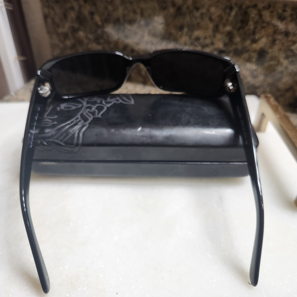 Versace Glossy Black Eyewear - Picture 11 of 16